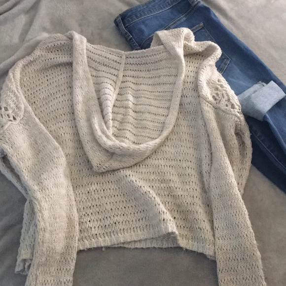 Hollister knit sweater 😍 - Picture 3 of 3